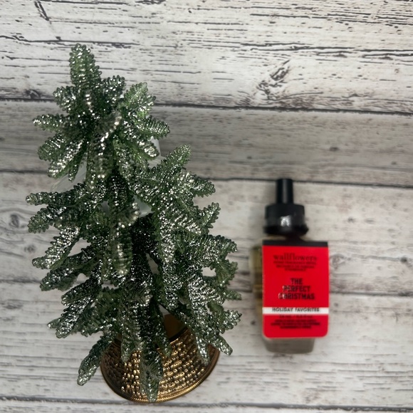 Bath & Body Works Other - Miniature Christmas Tree Wallflower with Fragrance Oil Bundle